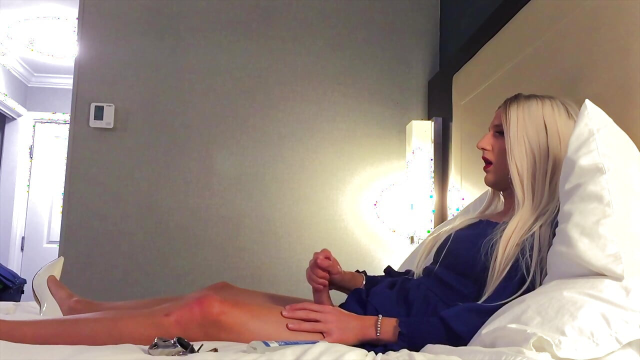 Süper ateşli femboy otelde mastürbasyon yapıyor derlemesi