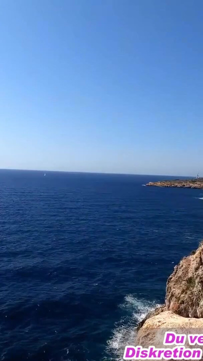 Niemiecka amatorska nastolatka z gorącymi piersiami uprawia seks na świeżym powietrzu | Klip 1