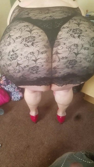 Lacy sürtük azdırıyor