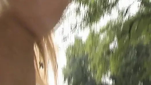 Fransız tatlı kız bedava yolculuk için amını gösteriyor