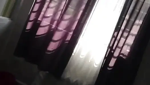 АЗИАТСКАЯ МАЧЕХА ПОМОГАЕТ ЕГО ТРАВМИРОВАННОМУ ПАСЫНУ ПРИНЯТЬ ВАННУ И В КОНЕЧНОМ ИТОГЕ СОСЕТ ЕГО ХУЙ И ПОЛУЧАЕТ КРИМПАЙ, ЧАСТЬ 2