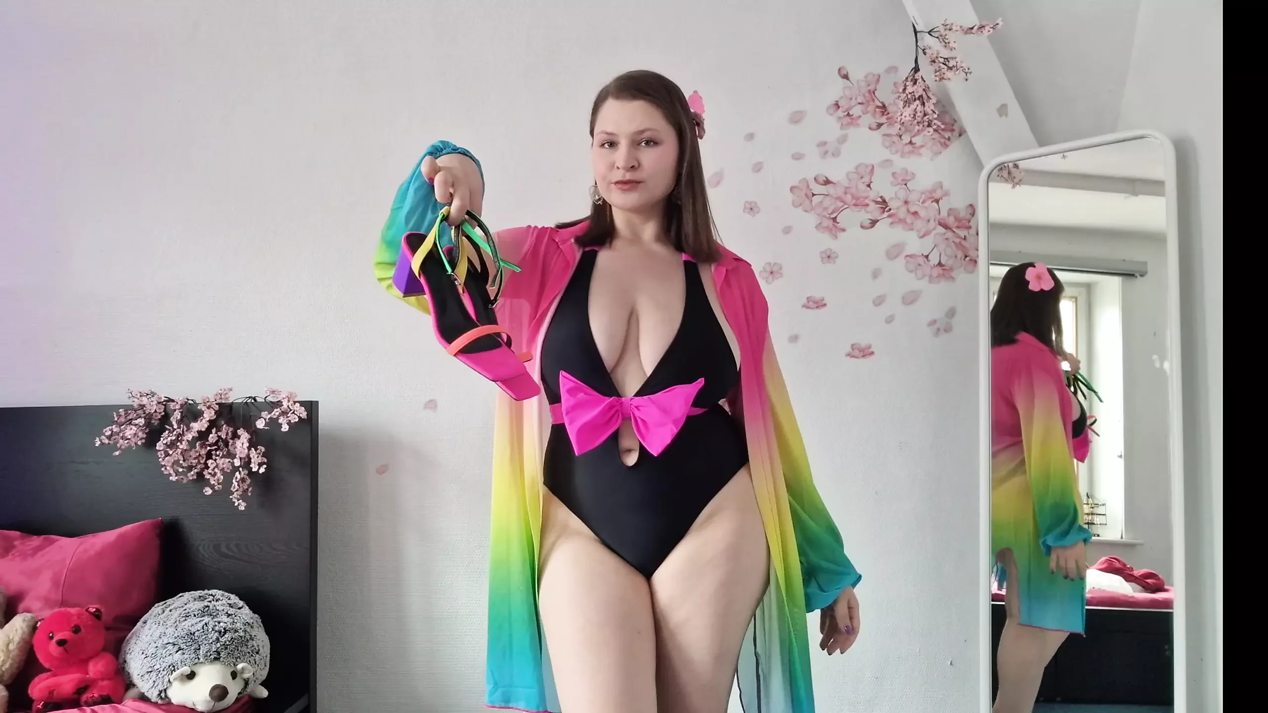 Iubita ta sexy se pregateste pentru plaja doar pentru tine. Instrucțiuni de masturbare + numărătoare inversă