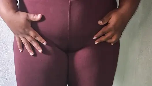 Ibu hot temanku pakai legging untuk pergi ke gym