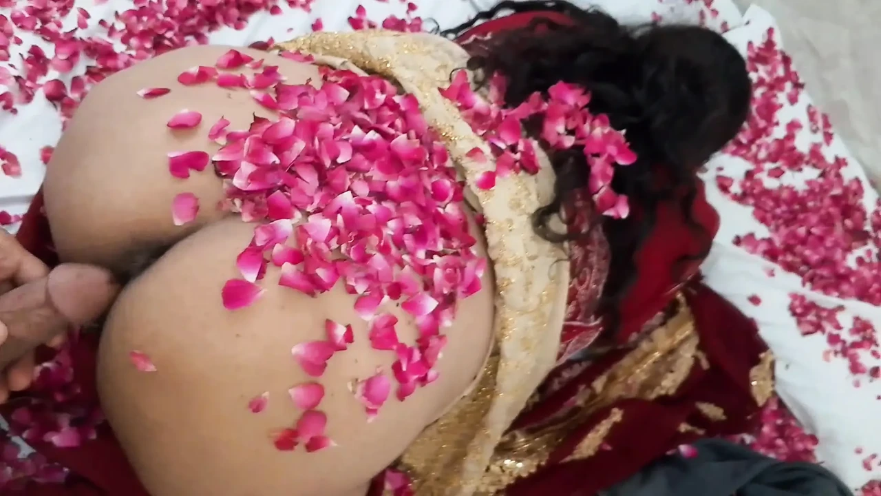 Suhagrat - 第一次新婚之夜性爱 - 新的印度热辣情侣