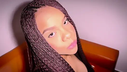 Cewek hot rambut cokelat dengan toket besar yang aku temui di tinder ngentot sama aku di ruang tamunya!! Muncratnya enak banget!