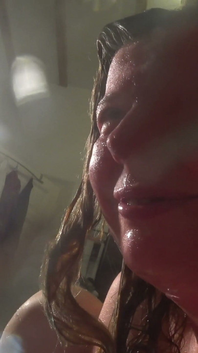 Blowjob in Jacuzzi - Little Sunshine MILF | Clip 2