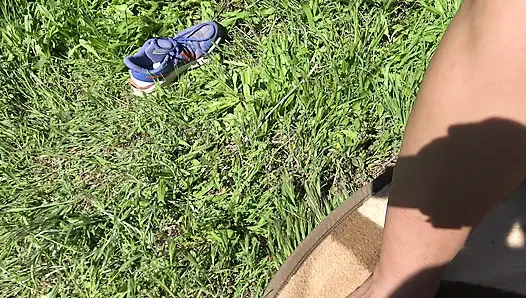 Istri hot 55 tahun ngebiarin aku ngentot memeknya yang berbulu di pantai telanjang
