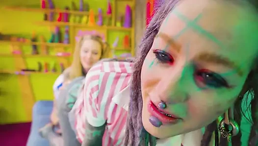 Alternative COSTUME ANAL 4-some - 2 on 2 double penetration, facefucking and facial cumshot action