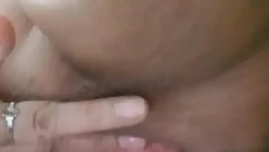 Bu sabah uyandım ve önce banyo yapıyorum hobimi hayal ettim nasıl ge blk yarak. Orgazm olmak istiyorum.