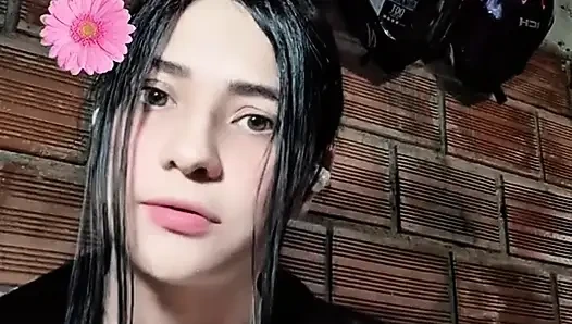 İtalya'dan bir hayranla mastürbasyon yapıyorum