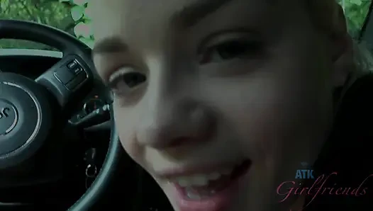 Pov elsa jean nyepong kontol dan ngocok kontol di dalam mobil! Pirang mengisap, menunggangi keras lalu mengocok mani muncrat besar-besaran