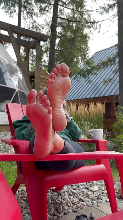 Candid Mother-in-Law's Soft Sexy Dick Destroying Soles!