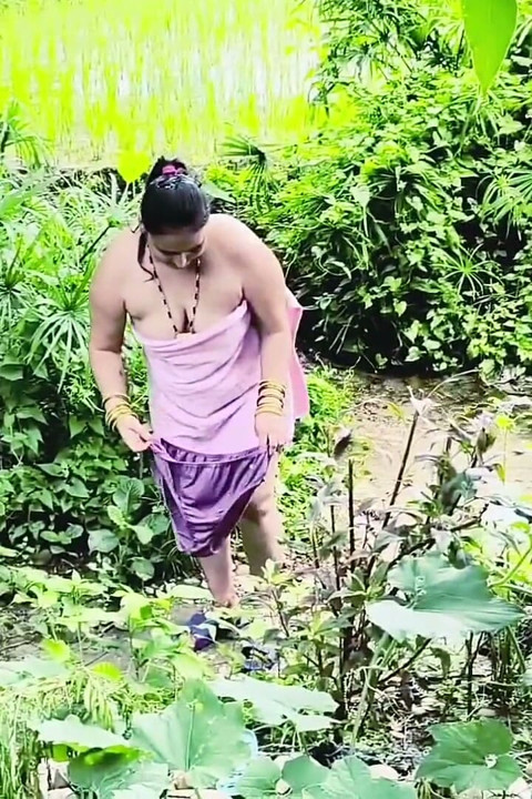 Jungle Mein Mangal rucha się z nieznajomymi w lesie