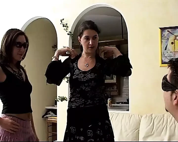 Giorgia and Sonia perform a lesbian fuck at home