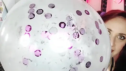 ShyyFxx rubs and pops balloons with her ass!