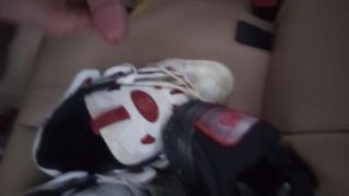 Ejaculare pe patinatorul meu Osiris D3 se furișează
