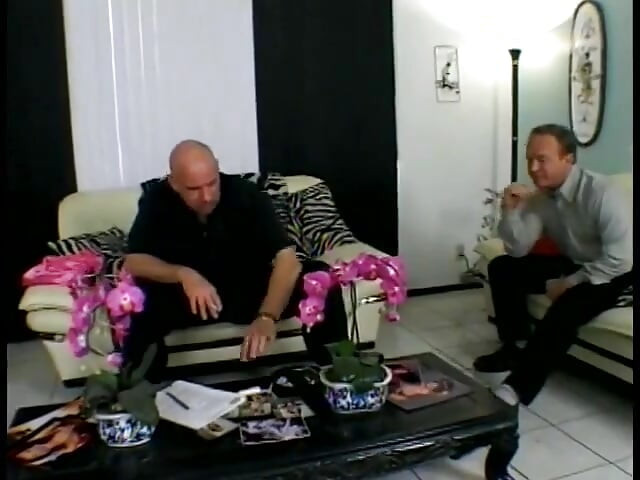 Mamuśka z ogromnymi kołatami waliła