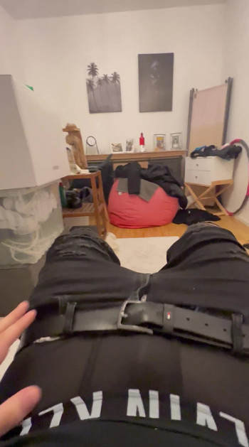 Seluar jeans kurus hitam kendur dengan Calvin Klein hitam (OnlyFans dalam info)