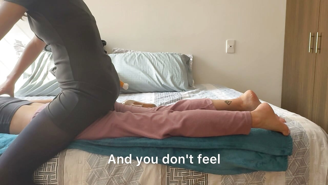 Ma voisine m’apprend à être une lesbienne sexy