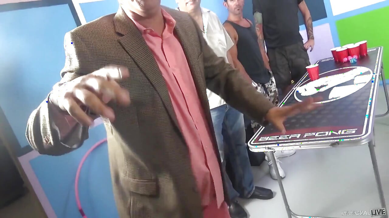 Jebanje i poslastica za 3 atraktivne bludnice