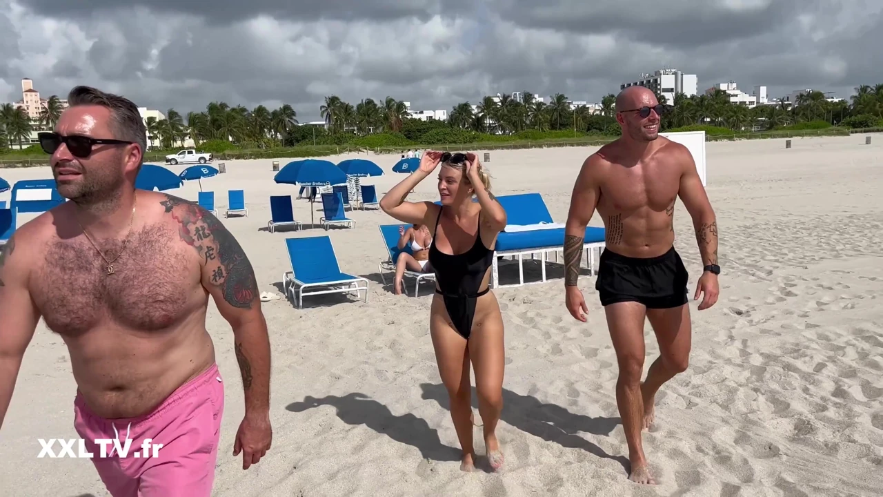 Lesbian temptation in Miami
