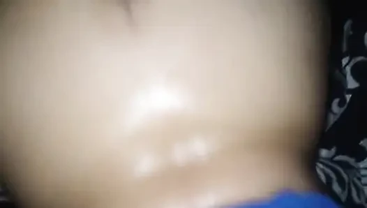 Dört ayak üzerinde sikiliyor ve ağzından sikiliyor, oral seks, domaltmalı