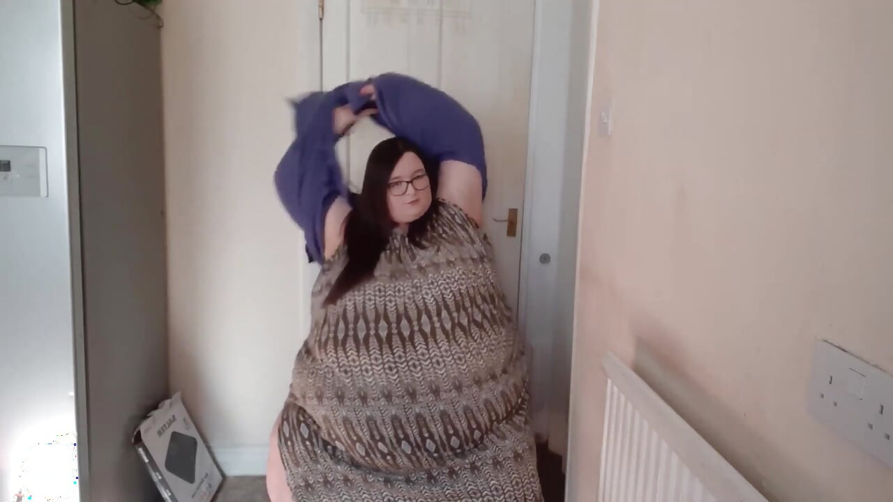 SSBBW 육덕 거유 가죽 바지 옷 입어보기