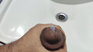 Close-up ejaculação no orgasmo