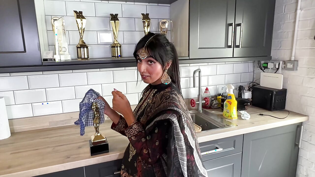 Loszka Aaliyah Yasin błaga o creampie Danny D