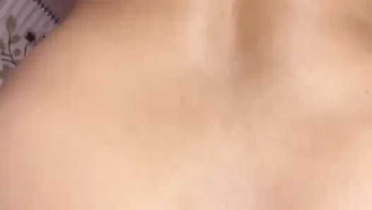 Tesettürlü Hintli Müslüman genç kız üvey erkek kardeşi tarafından götünü ve amını siktiriyor