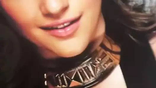Violett Beane'in boşalma anısına