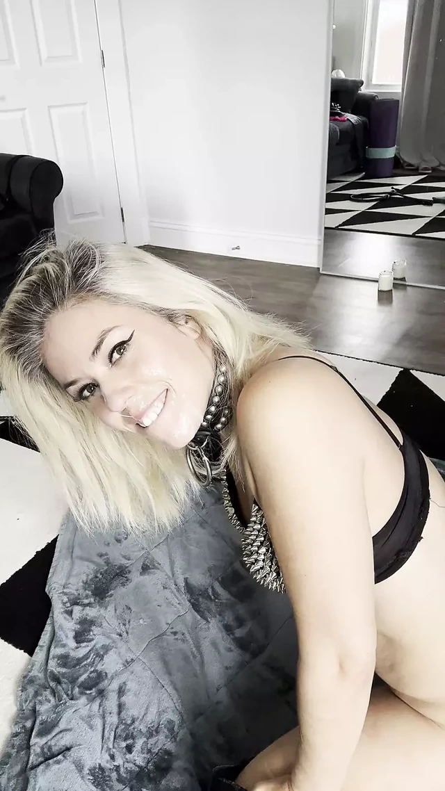 Anal Fuck with Dildo Ride Facial