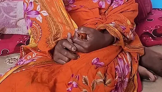 Bangladeşli seksi kızın sikişmeye ihtiyacı var bu kız çok ateşli.