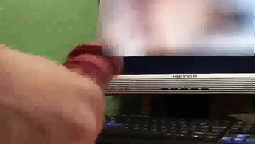 Büyük eşcinsel pornoya mastürbasyon yapıyor