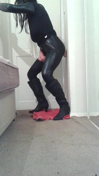 trying out my new dildo