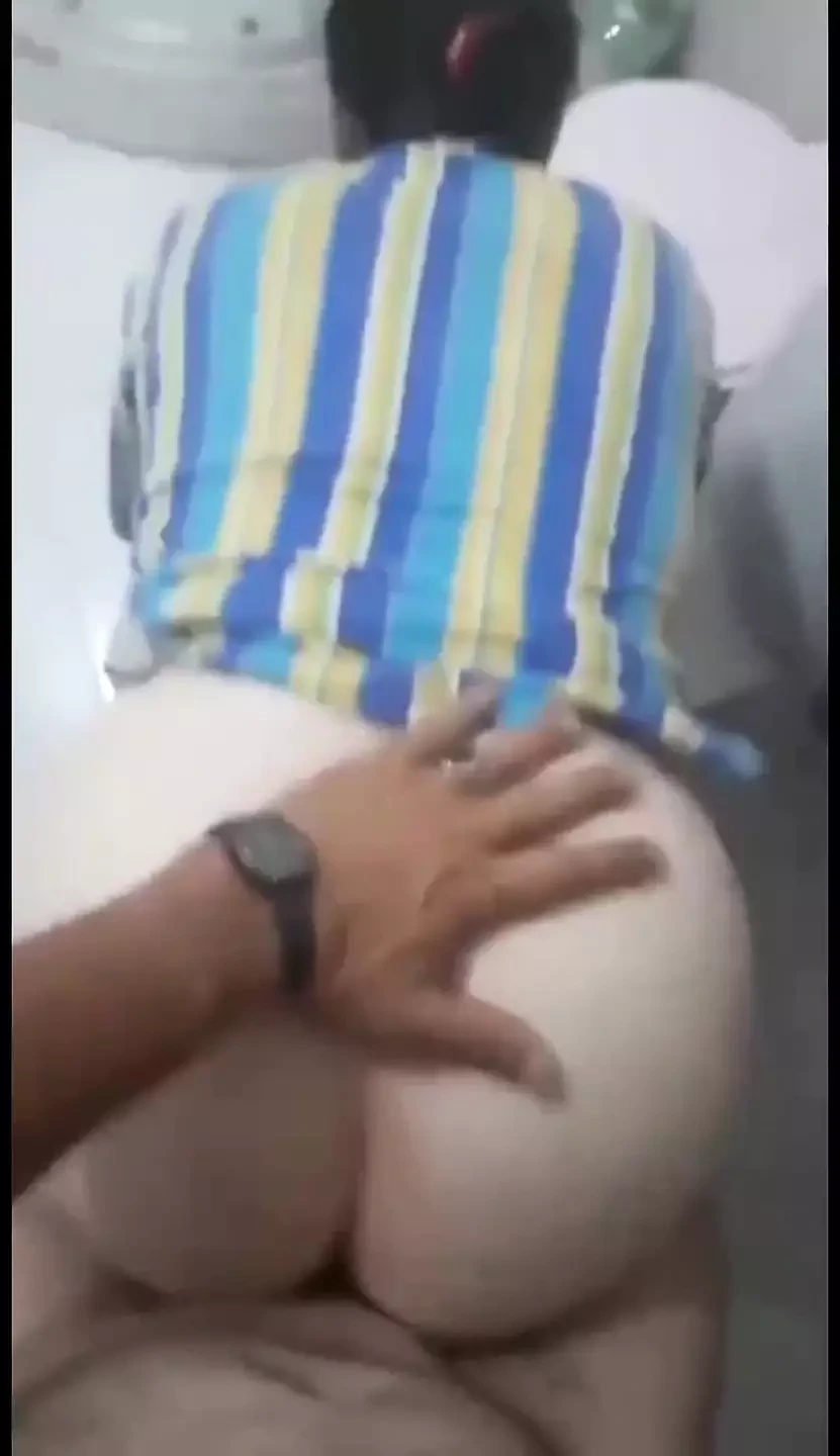 爱的妻子正在享受它