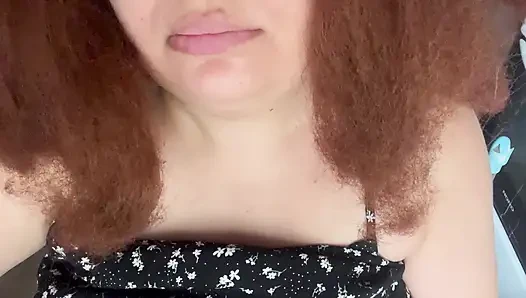 Знойная рыжая соблазняет на кухне