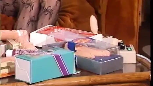 Das süße blonde küken Charlie waters mag ihren morgen mit sex mit ihrem gut ausgestatteten liebhaber zu beginnen