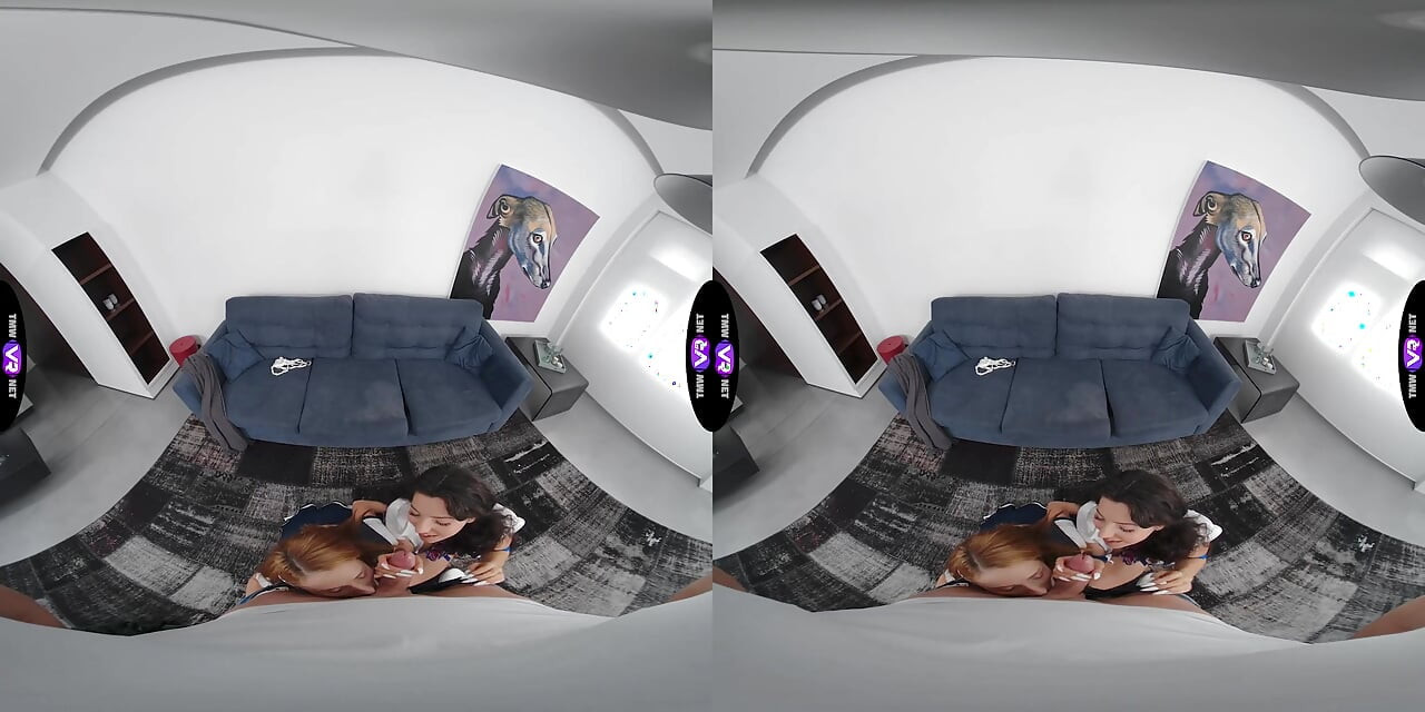 Mini Mitzi zaprasza Luciannę Luci na trójkąt striptiz i podwójne obciąganie zabawy - TmwVRnet