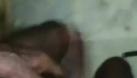 Yağlı yarak ovuyor