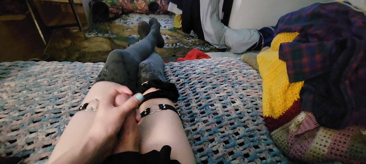 หนุ่มออกสาวฉี่บนเลกกิ้ง