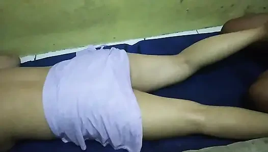 Pijat bokong Tante genit yang suka ngemut kontol