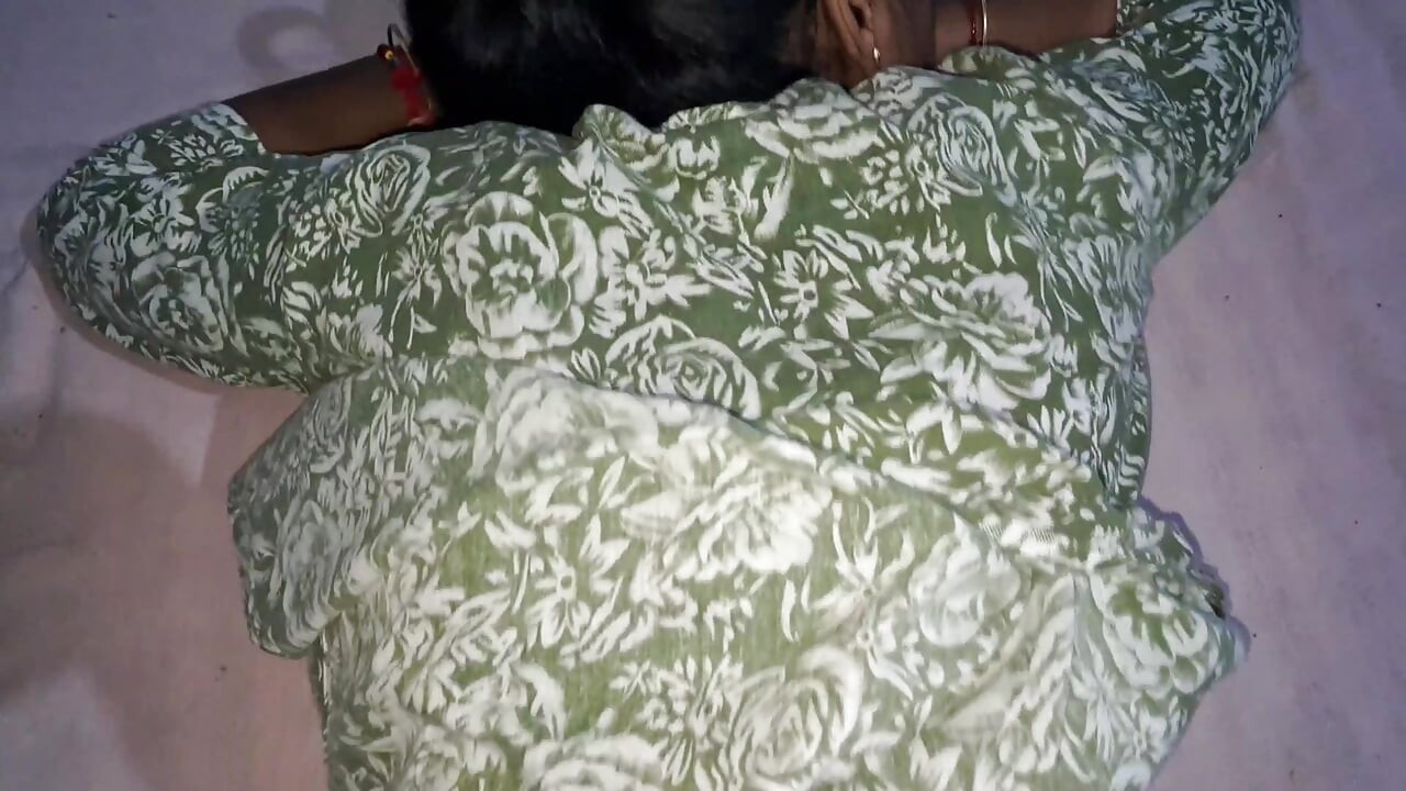 Une femme desi se fait baiser brutalement