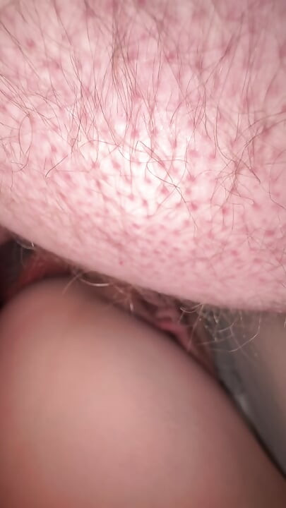 Varajuća žena u luksuznom hotelu da bi konačno sišla u doggy skuirt POV