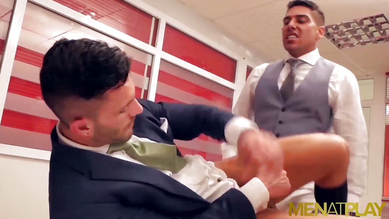 MENATPLAY - Classy Andy Star and Salvador Mendoza anal fuck