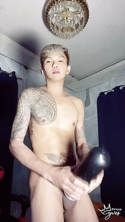 Filipino Inked Boy Enjoy and Have Pleasure Playing with His Cock Sex Toy
