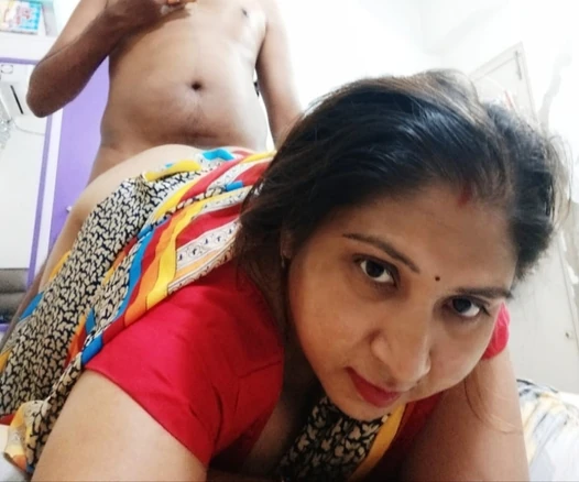 Desi Bhabhi Saavi fucked by call boy