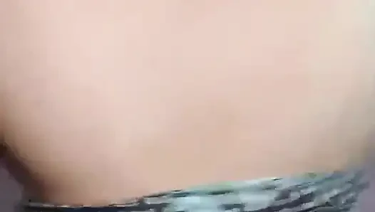 Bakış açısı çiçek elbisesiyle domaltarak sikişiyor
