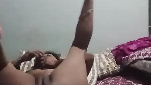 Hintli baldız çok fazla araziye biniyor