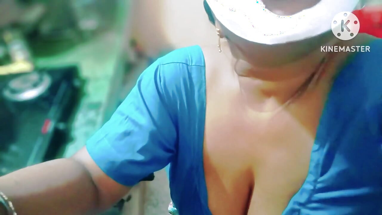 Hot Tamil Step Mom Gave Nice Blow and Get Fucked Her Mouth and Pussy by Her Step Son in the Kitchen
